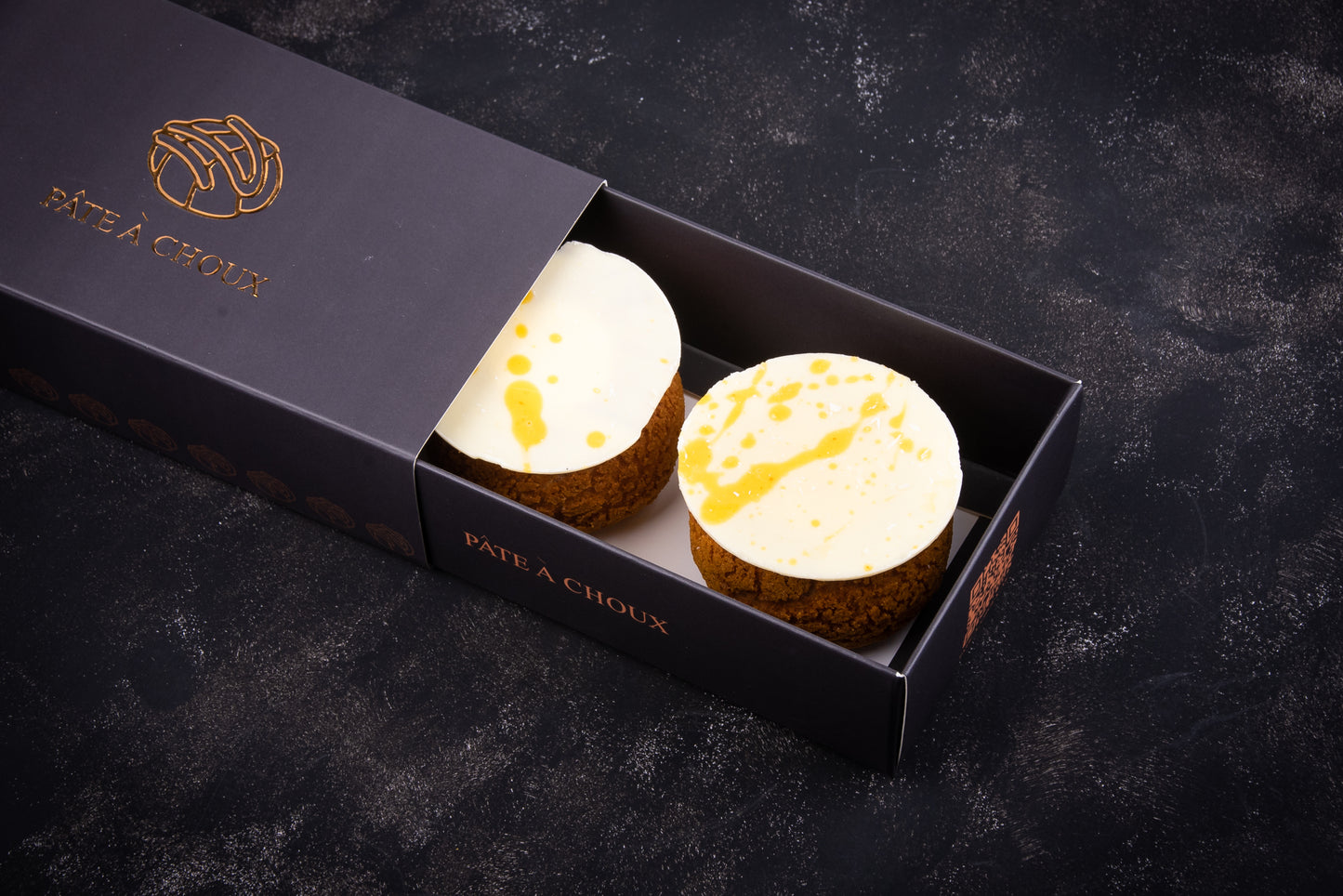 Yuzu Craquelin n a small box.